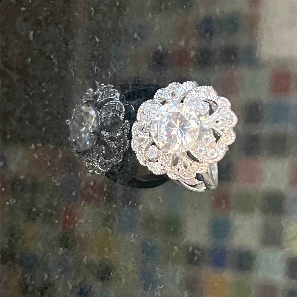 Vintage costume jewelry ring with lots of beautiful detail